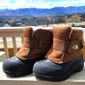 North Face toddler size 7 snow boots